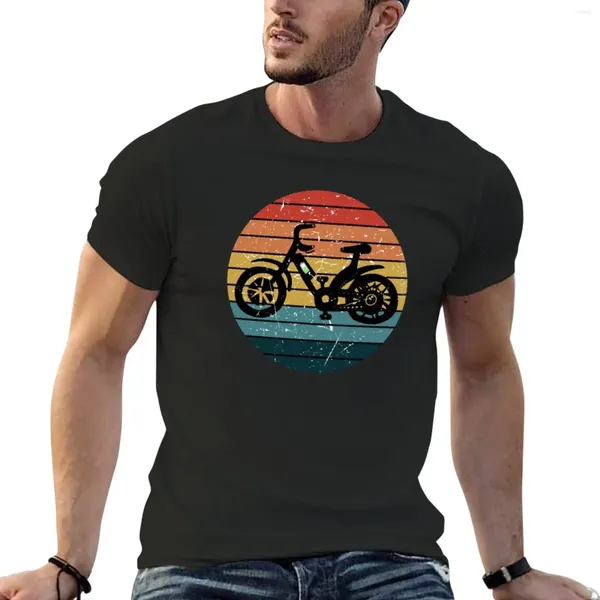 Tanque de tanques masculinos Bicicleta elétrica vintage e camiseta retro