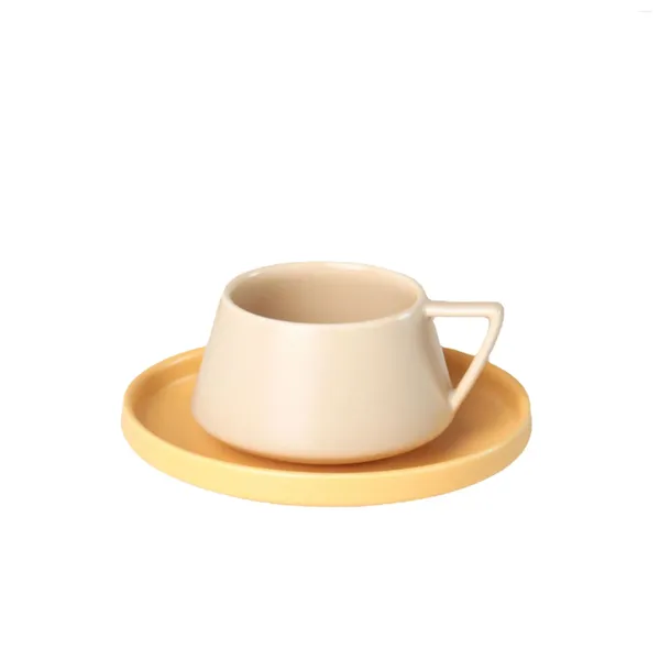 Чашки блюдцы послеобеденный чай из кофейного путешествия кружки и блюдца наборы кружки Coffe Cup Установите керамические бокалы эспрессо -напитки кухня