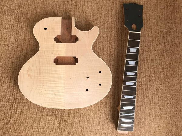 DIY halbiert benutzerdefinierte E -E -Gitarre Tigergrain Ahorn Furnier Top A Holzkörper und Nacken Mahagoni Fingerbrett Lieferung 7388068