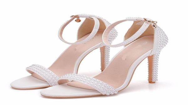 Sandálias de vestido de noiva de noiva de pérolas brancas com tiras de fivela de fivela de salto fino do dedo do pé de verão Sandals Sandals Girl Party Party Pumps3814519