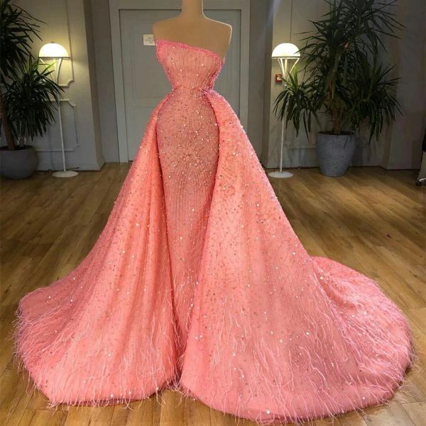 2024 Lindos vestidos de baile brilhantes Apliques Mindedas Vestidos de festa de penas Dresses de noite destacável de penas para mulheres