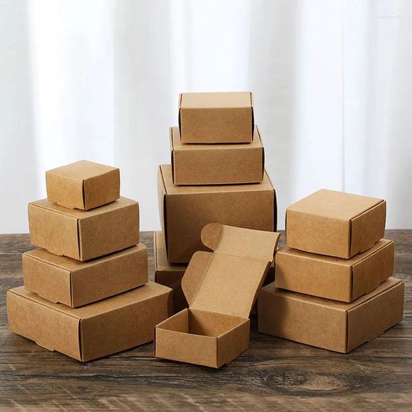 Embrulho de presente 6pcs Branco/marrom/preto Multi tamanho Kraft Carton Pacote Partema de casamento Handmade Soap Candy Event Box Jewelly Bag