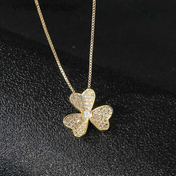 Yüksek Sürüm Orijinal 1to1 Marka Kolye Lucky Diamond Clover Kolye Kadın Moda Kişilik ve Ünlü Tasarımcı Yüksek kaliteli gerdan