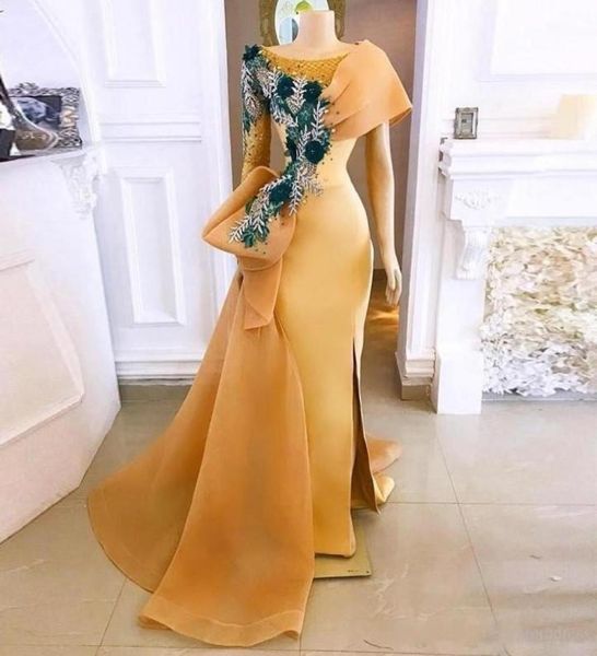 Gold One Schulter -Abschlussballkleider Schaufeln Applikationen Blumen Meerjungfrau Abendkleider Seite Split Big Bow Dubai Formal Partykleider1381644