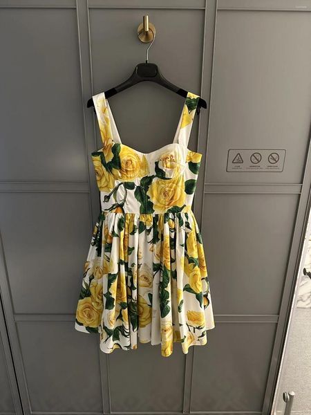 Lässige Kleider 2024 Frühling Sommer gelbe Blume Rosenabdruck mit Brustbecher Square Hals großer Saum A-Line-Hosentender Kleid Frau Midi Rock