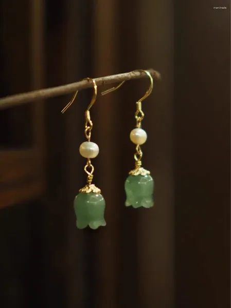 Earrings de lírios naturais Lily Jade Eardrops anti-sensível a 14k Gold Chinês Antigo Estilo Pérola Verde para Mulheres