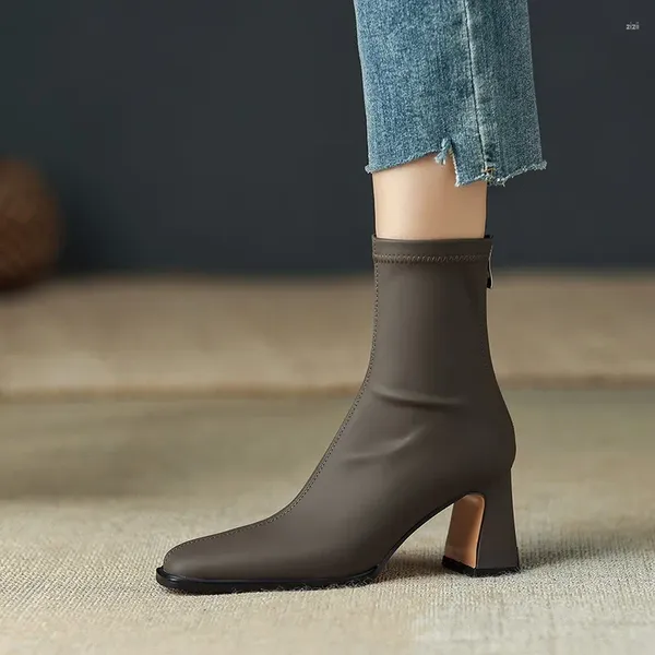 Stiefel weibliche Schuhe zum Verkauf 2024 Hochwertiger Herbst -PU -Leder Solid Reißverschluss Frauenquadrat Ferse Zehen Heeled