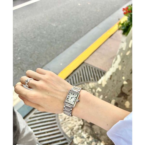 Designer Tank Watch Cater Womenwatch 5A di alta qualità Swiss Quartz Movement Orologi in pelle cinturino Silver Diamond Montre Tank Must Watchwomen con Watchbox B0LN