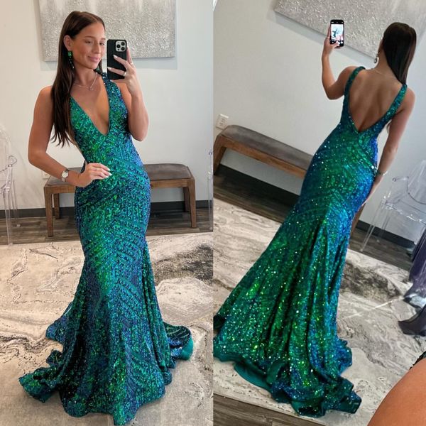 Abito da ballo di sirene di paillettes verde smeraldo che immergeva abiti da sera a v sul collo eleganti abiti formali senza schienale per donne