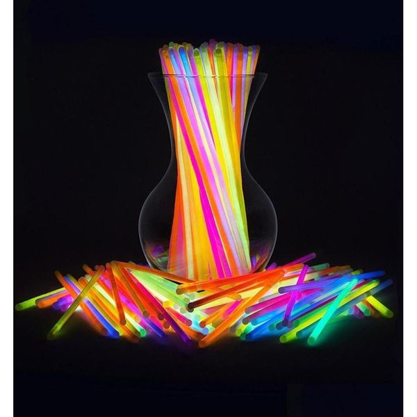 Outros suprimentos de festa do evento 100pcs Glowstick Neon Bracelets Fluorescent Glow In The Dark Sticks Christmas Supplies6018075 DHGJ8