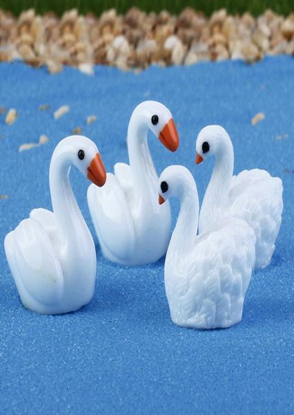 30pcs versenden ganz Cartoon Mini Swan Garden Miniatures Harzhand -Figur für Hochzeitsdekoration oder Heimtisch Gard6707027