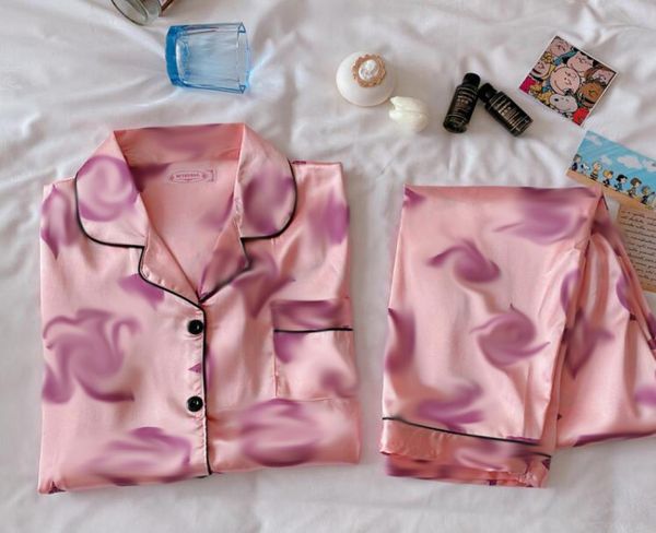 Neuer Pyjamas Brief MS Designer Bad Robe Womens Silk Ladies Satin Pyjama Dessous Schlafwege Bad Kleid PJS Nachthemd T -Shirt Pant3570058