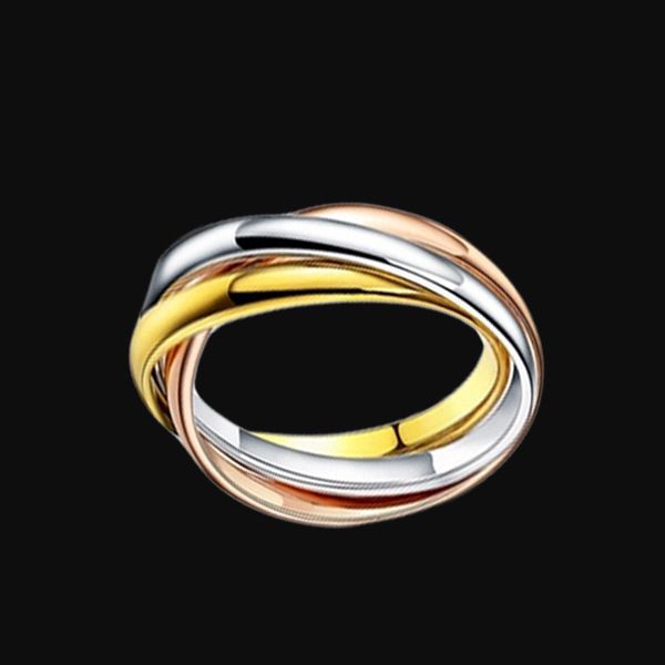 18K Gold plattiert drei Farben Titanium Stahl Klassiker Briefmarken Designer Ring Frauen glatte Hochzeitsgeschenkfabrik Großhandel mit Staubbeutel