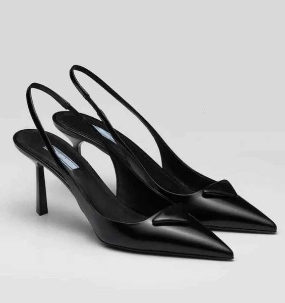 Обувь для роскошных брендов 2024 Дизайнерские сандал высокие каблуки низкие каблуки черные кожаные кожаные насосы черная белая патентная кожа 35-40 модные туфли 436355656