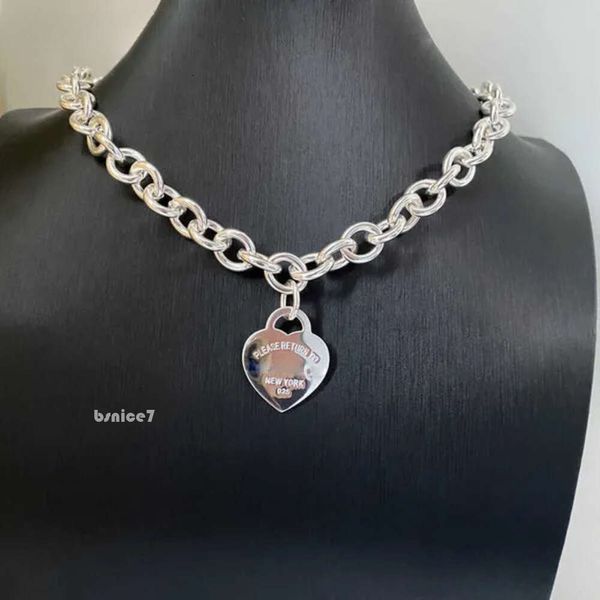 2024 Designer de colar de tifrancy Sterling Silver T Família pêssego pingente de coração grossa Chapa espessa de colar de colar feminino em forma de coração de luxo de luxo de luxo no estilo 9639