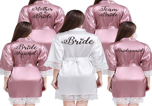 Lace Sexy Frauen Nachtwäsche Roben plus Größe Hochzeit Kimono Satin Seiden weibliche Bademäntel Bridemaids Roben Personalisierter Name Y2004254767095