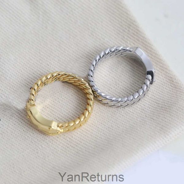 Europa America Style Ring Lieben Frauen Titanium Stahl Graviert V Initialen Blumen Nanogramm Schlange Ringe Größe US6-US92112