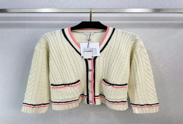 2023 Primavera verão Milan Runway Sweatters v pescoço de manga longa Mulheres039s suéter High End Jacquard Cardigan Designer Clothing 03011787403