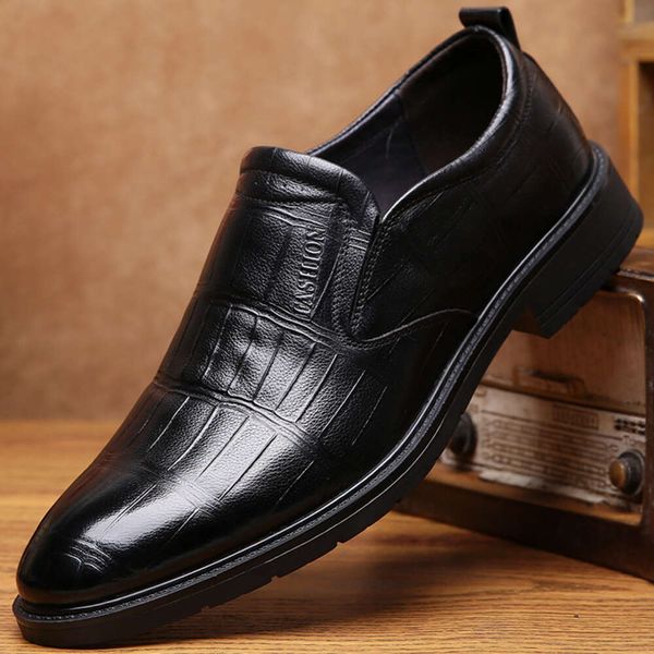 Nuove scarpe in pelle autunno e inverno per abbigliamento formale da uomo a strato di alto livello Business versione coreana Office britannico casuale British Office British