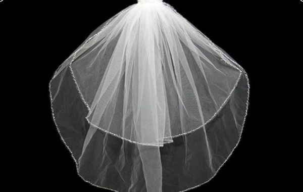 2019 White Contrattato Whiteivory Bhiteivory Bride Double Hand Sewing perle bordo velo velo velo da sposa velo la sposa forniture decorazioni1899079