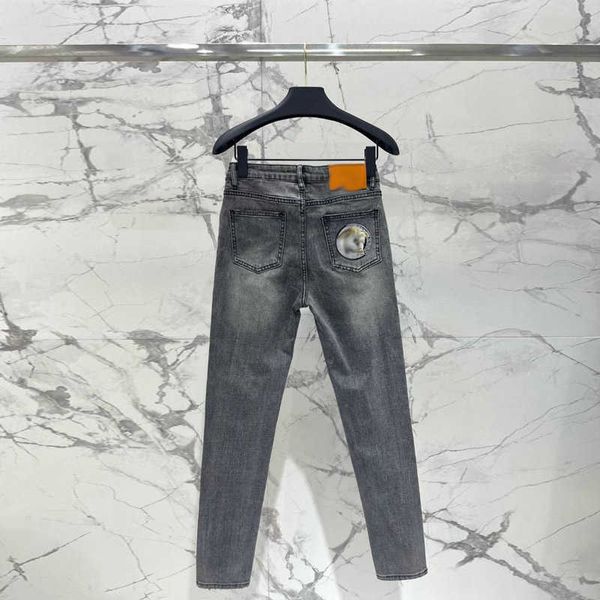 Europäische und amerikanische trendige barocken Mode Schwerindustrie Porträt Stickerei Hardware Dekoration Vintage Waschen kleiner Beinjeans für Frauen Jeans Shorts