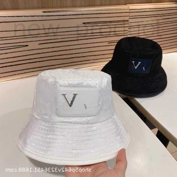 Weitkrempeln Hats Bucket Hats Designer Hochwertiger Fischerhutbrief Volldruck Basin Hut, Lederetikett flacher Top Sun Hut Trendy das ganze Jahr über B4P2