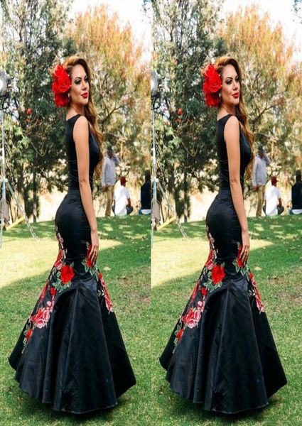 2023 Vintage Floral Flowers Applique Prom -Kleider Meerjungfrau Style Cap Sleeve Batteau Zipper Back Homecoming Graduationskleid Abend 9908454