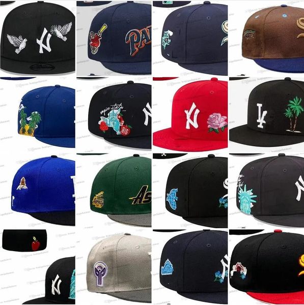 2024 Cappelli da baseball maschile Toucas Gorros Classic Black Navy Blue Red W Hip Hop Chicago Sport Full Clear Hearts Caps 1988 Stitch Heart 