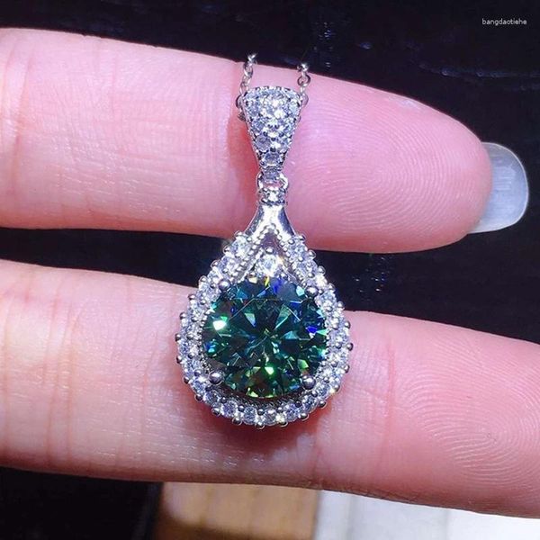 Cadeias clássicas redondas de corte esmeralda verde de zircônia cúbica colar de pedra de cristal de cristal cor de clavícula prateada jóias de festa de banquete