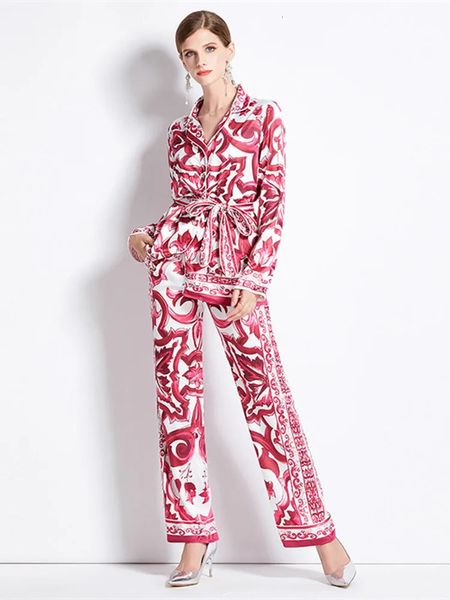 Runway Runway Red Blue and White Porcelain Silk SET DUE PEZZO DONNA CAMPIA INCELLATO CAMPIA IN CAMPIO ELASTICA Elastico Pantaloni a gamba larga Suit 240328