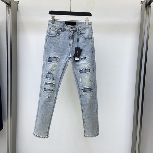 2024 uomini jeans strappato jeans bianco rosso nero allungamento slim forma primavera pantaloni in denim in difficoltà hip hop streetwear jeans pantaloni nuovi