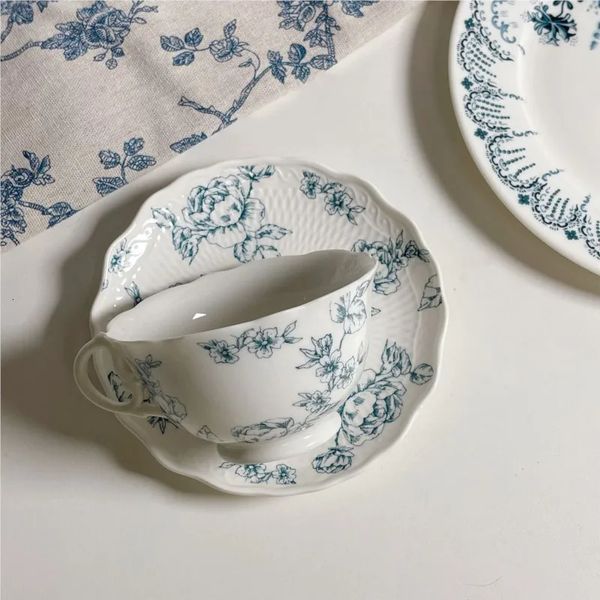 Kreative Vintage Blue Flower Coffee Tasse und Untertassen -Set Ceramic Family Restaurant Tea Dish 2Ps 240420
