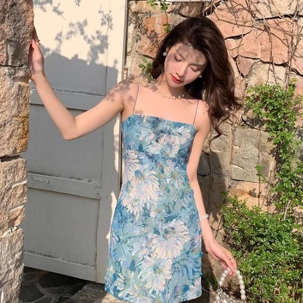 Lässige Kleider Jacquard Französisch Vintage Blue Sling Kleid mit Sommerdesign Sinn Pan Button Spicy Girl Kurzes weibliches Kleidungsstück