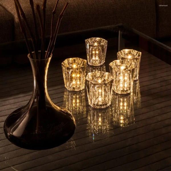 Lâmpadas de mesa Creative Crystal Lamp Acessórios para casa Luxo Romântico Diamond Night Light Modern USB Charging Atmosphere KTV