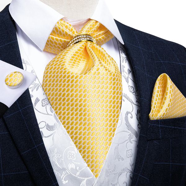 Uomini Fashion Giallo Plaid Plaid Silk Cravat ASCOT LUXI FORMALE FORMAL SELE SELE BRITANNICA ACCESSORI DI TRATTO DIBANGUGUGANE240409