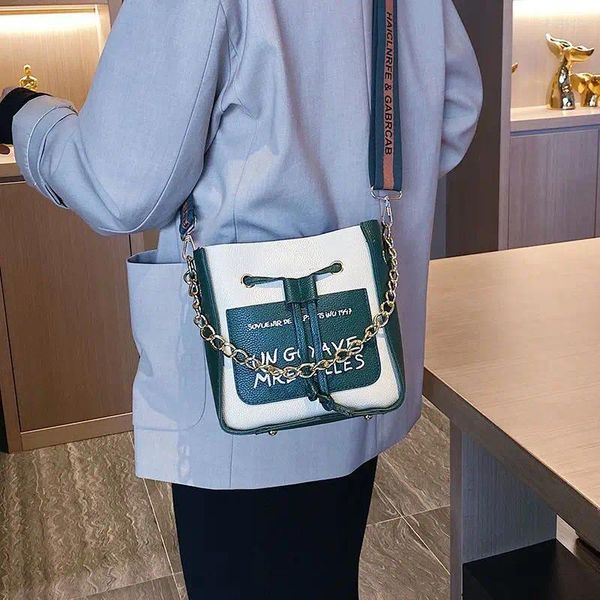 Umhängetaschen Frauen elegant Messenger Bucket Skapular Wallet Ladies Wild Fashion Handtaschenkette Einfaches Reisepaket