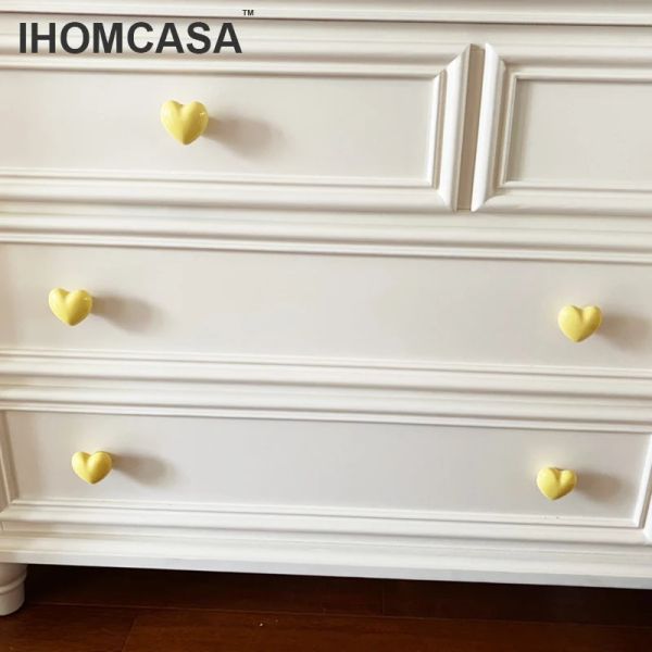 Ihomcasa Ceramic Knob Heart Seasterr Shell Shell per bambini Mobili Armadio Harged Hands Warrobe Bookcase Pull