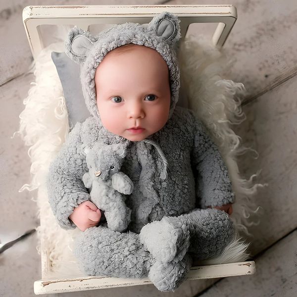 Ylsteed niedliche Bärenmonne und Pyjama Set Infant Po Requent braune Plüschbär -Ohrhut und Footie Strampler Poshoot Outfit 240409