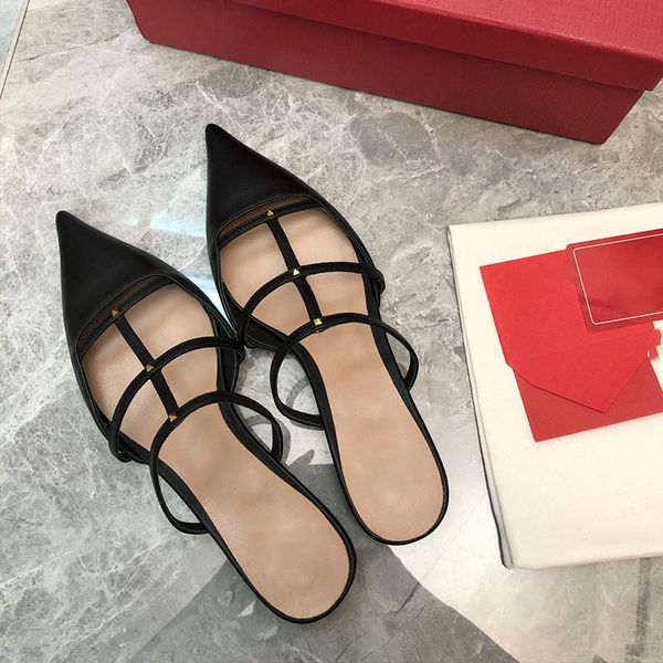 Дизайнерские туфли Slipers Slides Sandals заклепки заостренные пальцы на каблуках на каблуках на ботинках Женская роскошная бренда фабрика с коробкой