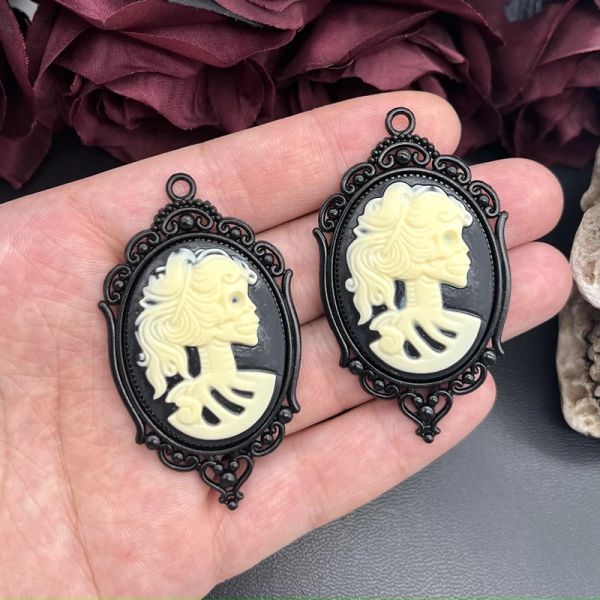 2pcs 64*37mm Gothic Skull Charms Cameo