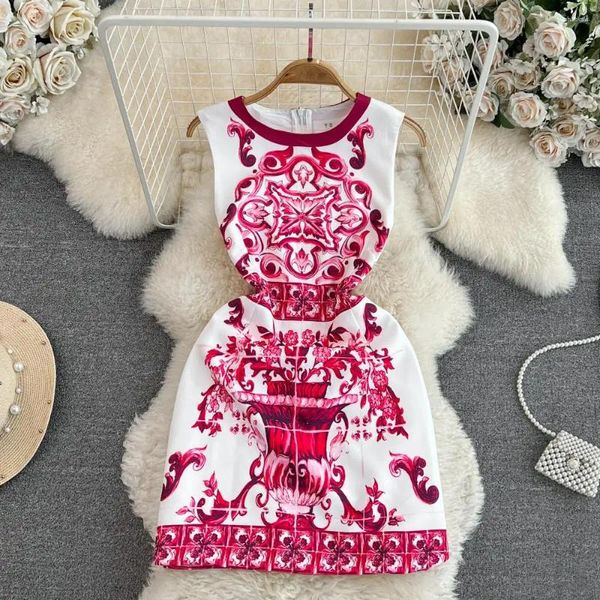 Parti elbiseleri moda pisti yaz kısa elbise kadınlar kolsuz kırmızı mavi ve beyaz porselen çiçek baskı tatil tankı mini vestidos