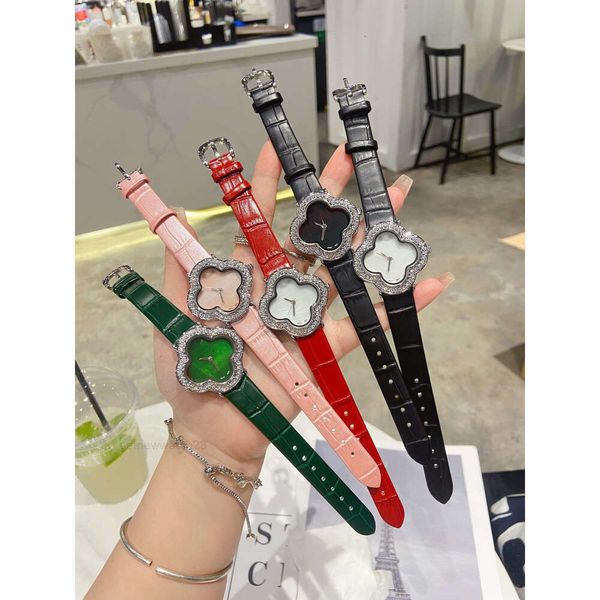 Guarda Vans Cleeeff Arpellss Womens Fashion Women Luxury Cleefly Watch Owatch Alhambra Van Van Four Leaf Grass Red Red Red Piccolo e verde Agate Quarzo Womens 39ow H1 TBL3