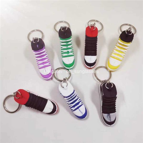 Anahtarlıklar Landards 10pcs Lot Fashion 3D Basketbol Ayakkabıları Anahtarlık Simülasyon Eğlenceli Spor ayakkabıları Keyring Man Skateboard Ayakkabı Model Araba Kolye 230710