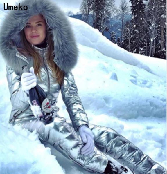 Umeko Fashion Winter Winter с капюшоном комбинезон Parka Cotton Padded Warm Sashes Ski Suct Straight Zipper One Piece Женщины повседневные спортивные костюмы Y2712470