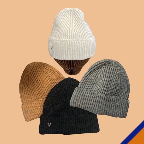 Designer di cappelli a cappello V Knitting Brimeless Berevi a maglia Pullover Cold Beanies Basella a forma di lana a forma di lana calda New Fashi