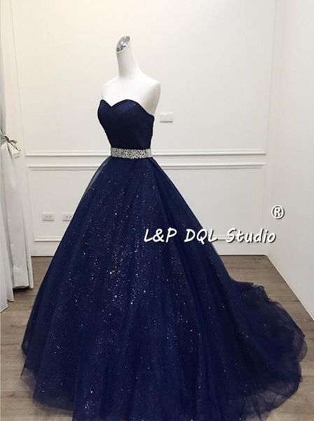 Потрясающее темно -синее платье с синим мячом выпускное платье Bling Bling Quinceanera платье сияние поясные длинные vestidos festa формальные платья выпускное платье 7015183