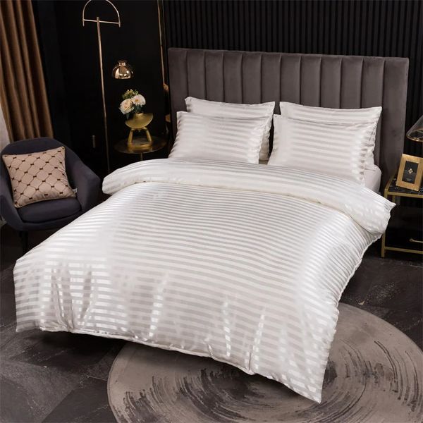 High -End -Emulation Seiden Bettbedeckungsabdeckung Satinstreifen Single Double Beding Set Queen King Size Jacquard Duvet Covers Pillowcases 240329