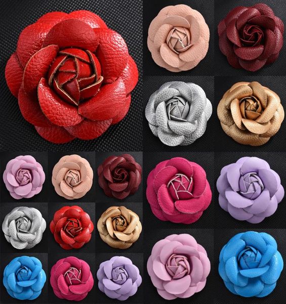 Andere Accessoires Frauen Qualität Leder Camellia Flower Broschen Stifte Frauen Anzug Pullover Hemd Pin Broschen handgefertigt Diy9074435