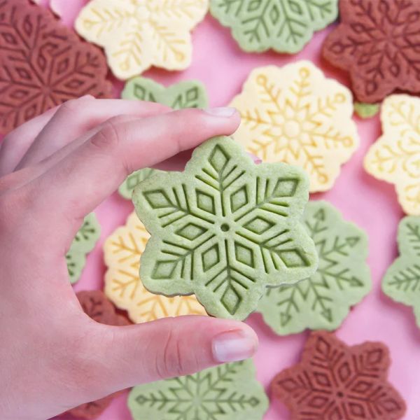 9pcs/set biscoito de biscoito de floco de neve molde o cortador de relevo Feliz Natal Ferramentas de biscoito de biscoito de biscoito de biscoito de biscoito de floco de neve de neve