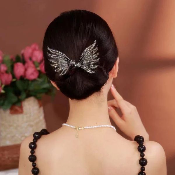 1PCS estilo coreano Hair feminino Twister Crystal Wings Curler de temperamento requintado de gancho de cabelo Curling Hairpins Acessórios de cabelo